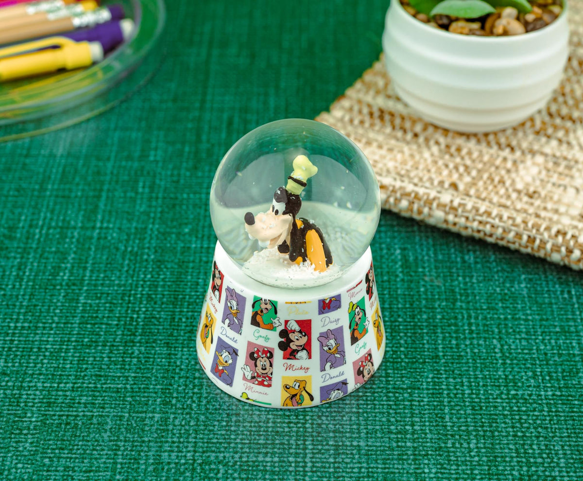 Disney Goofy 3-Inch Mini Light-Up Snow Globe